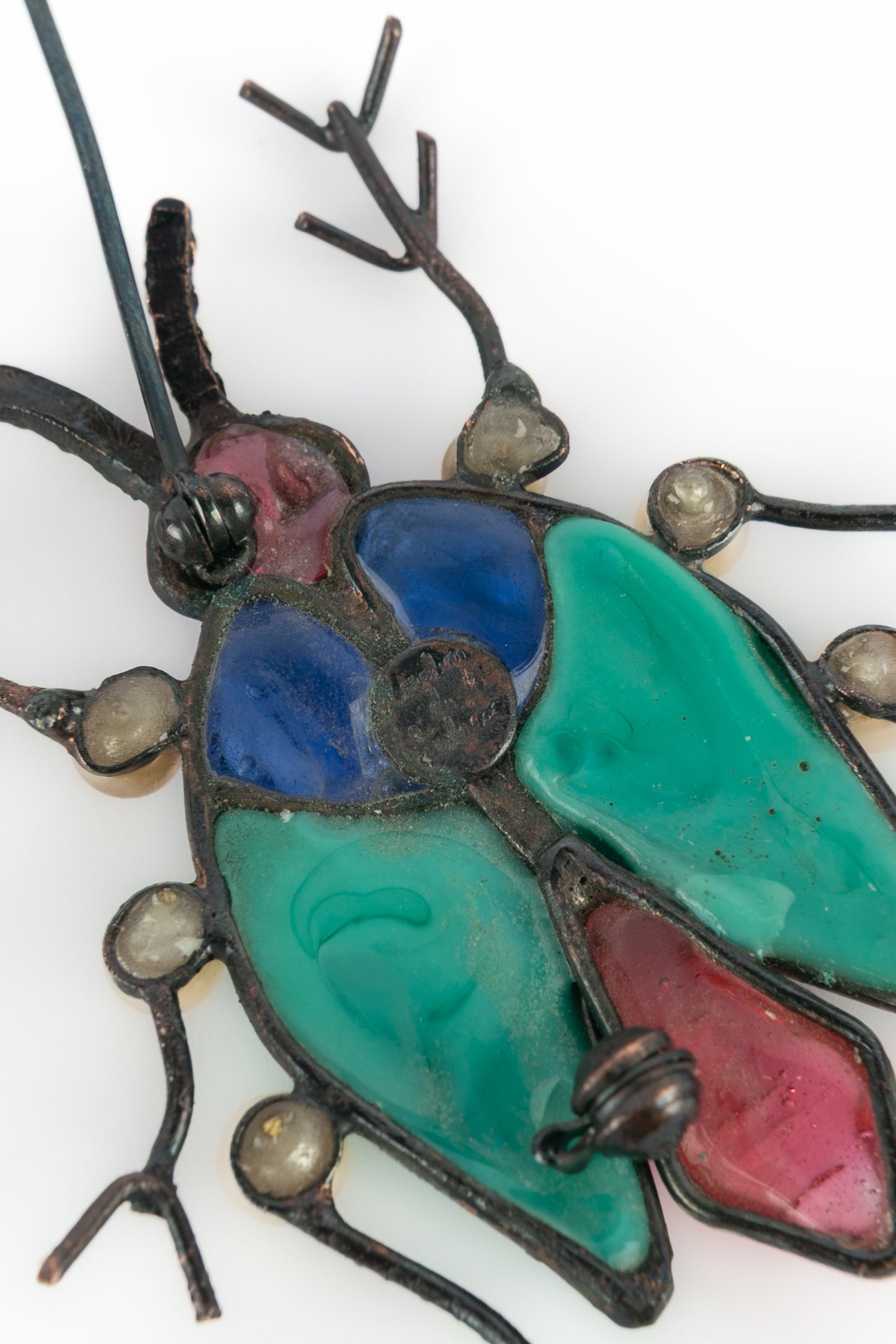 Broche insecte en pâte de verre Loulou de la Falaise