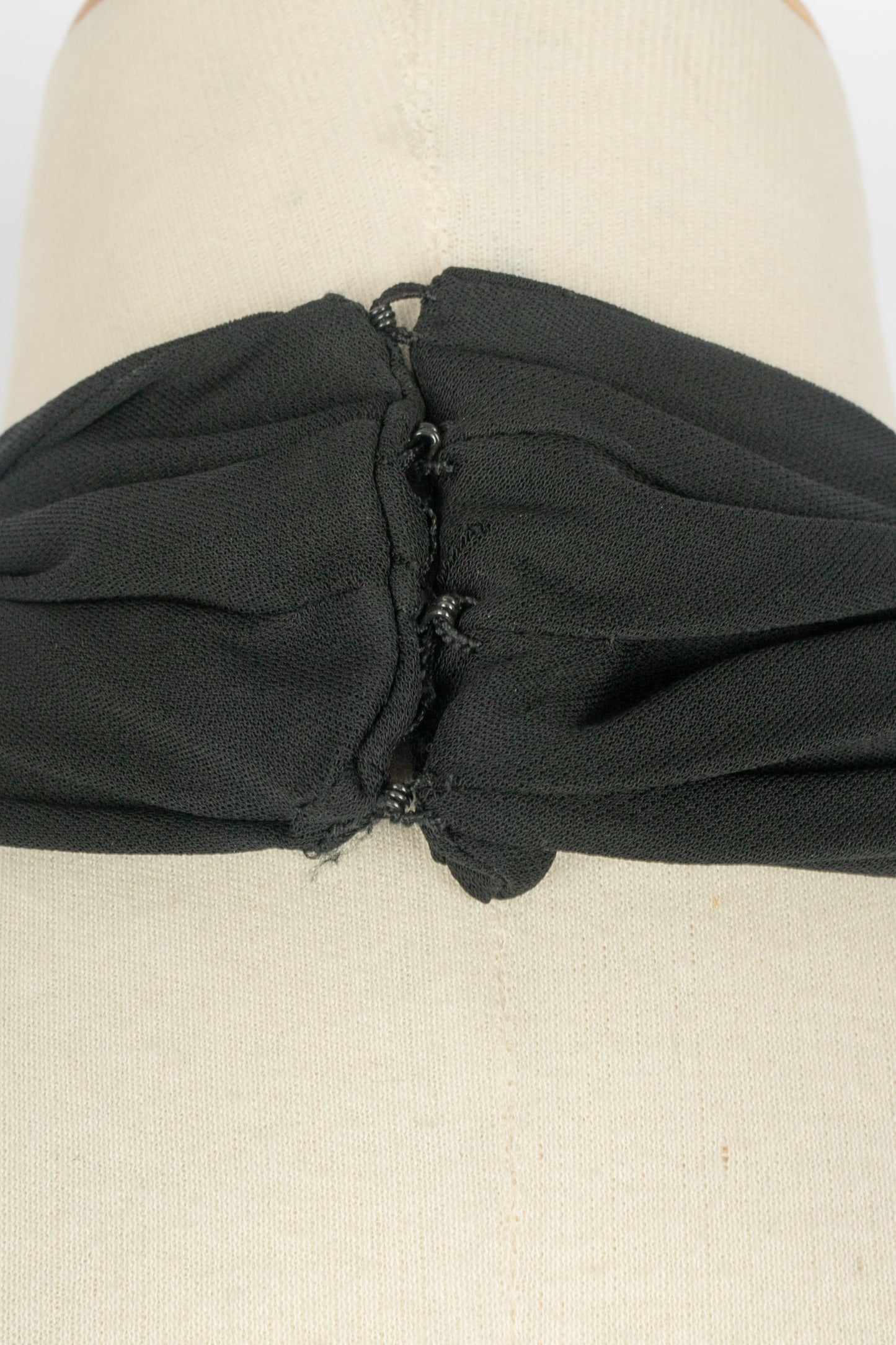 Robe dos nu Alexander McQueen