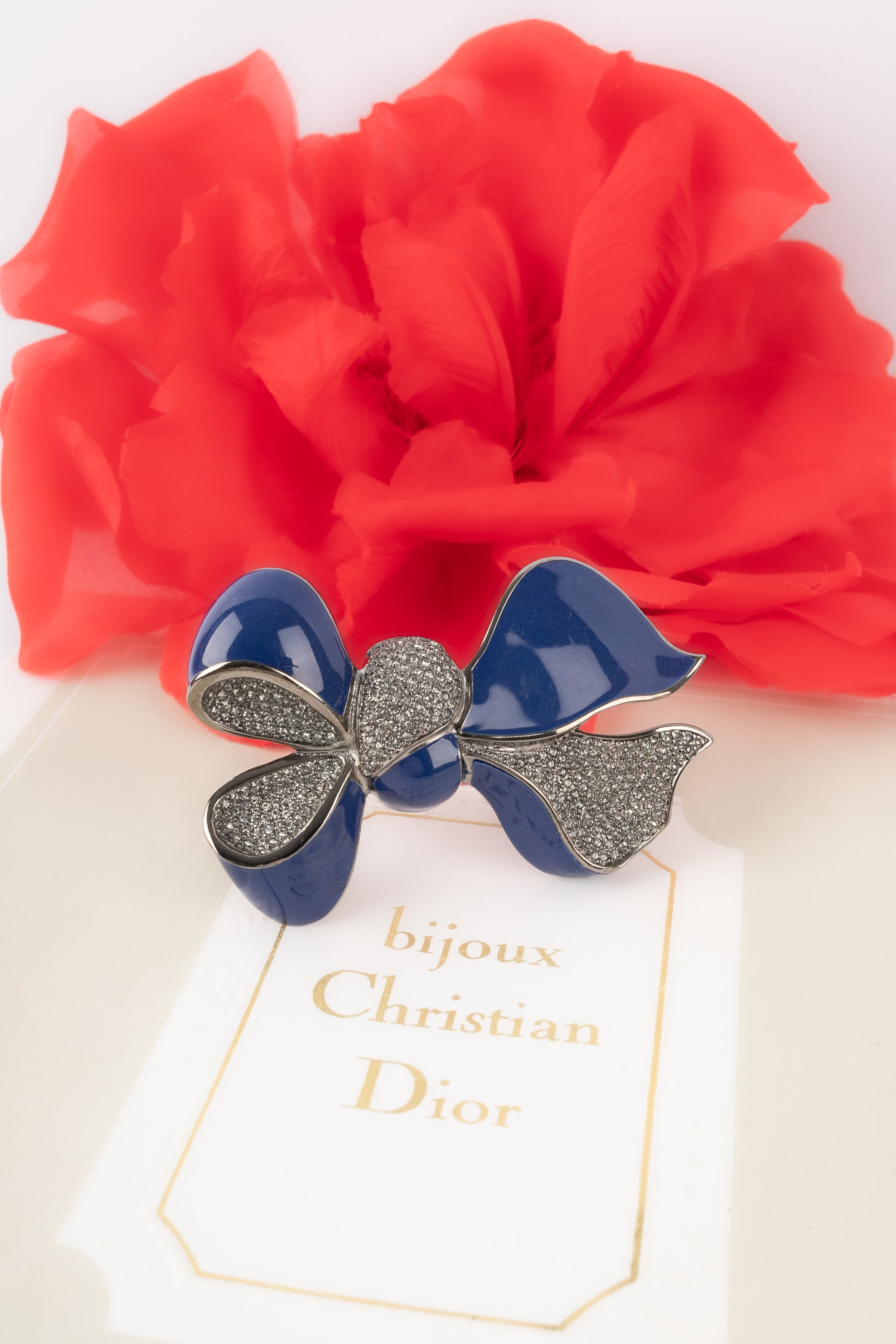 Dior bow brooch