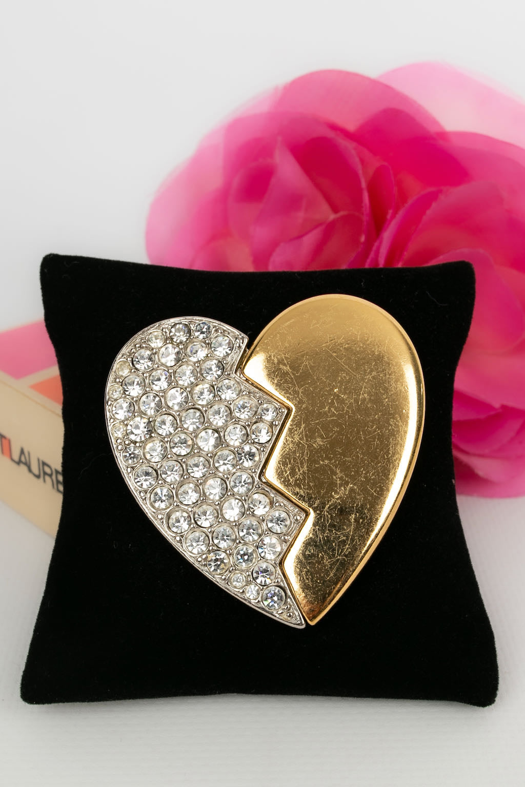 Broche Cœur Strass Faux Diamants - Argenté Acier - Bijou Vintage Scintillant