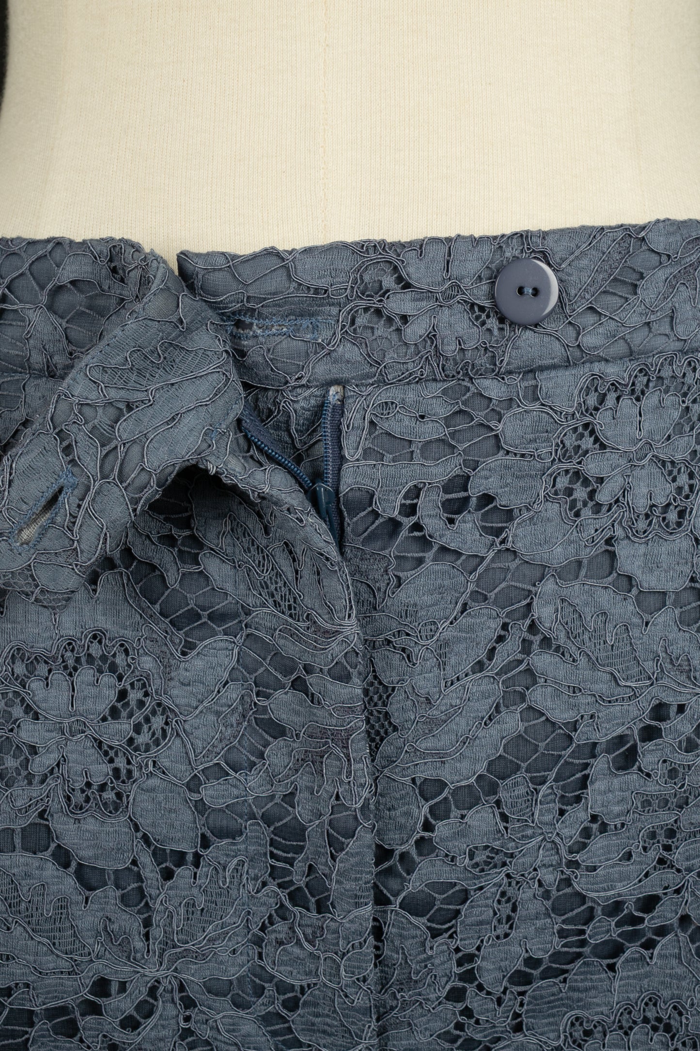 Short en dentelle bleue Valentino