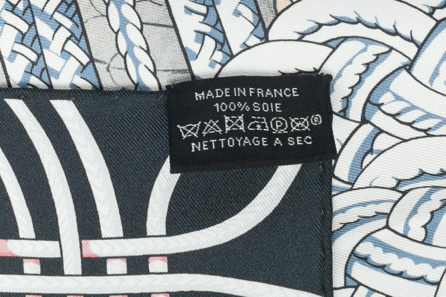 Foulard / Carré "Brandebourgs Fleuris" double face Hermès