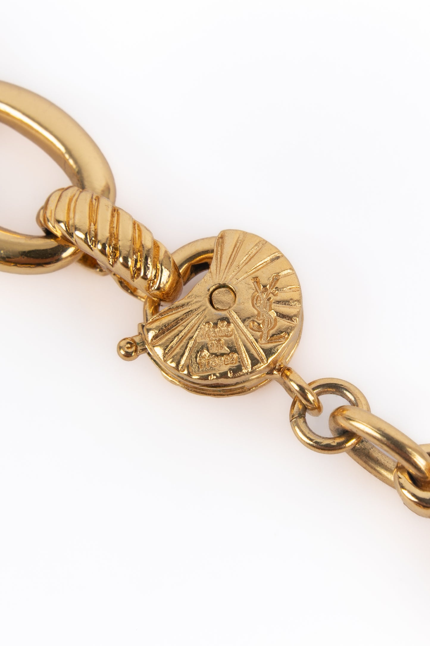 Collier rose Yves Saint Laurent