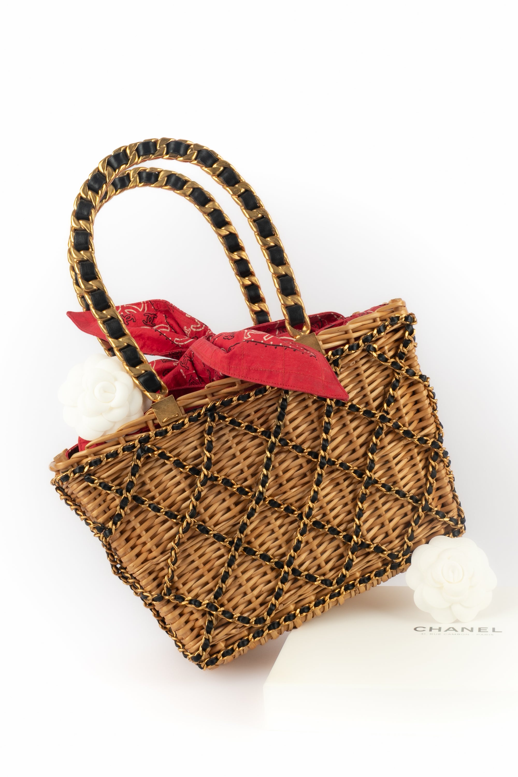 Chanel basket bag Spring-Summer 1993 – Les Merveilles De Babellou