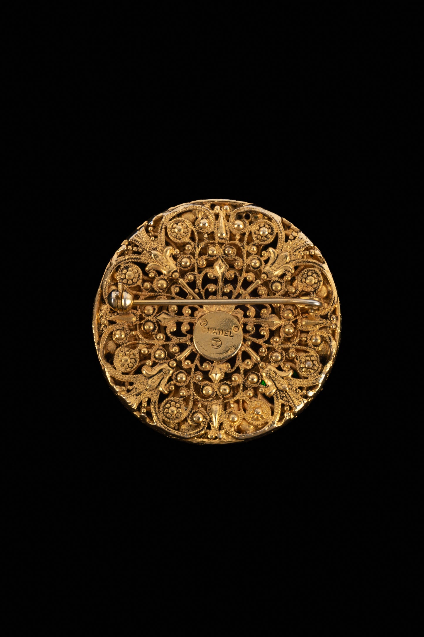 Broche en pâte Chanel