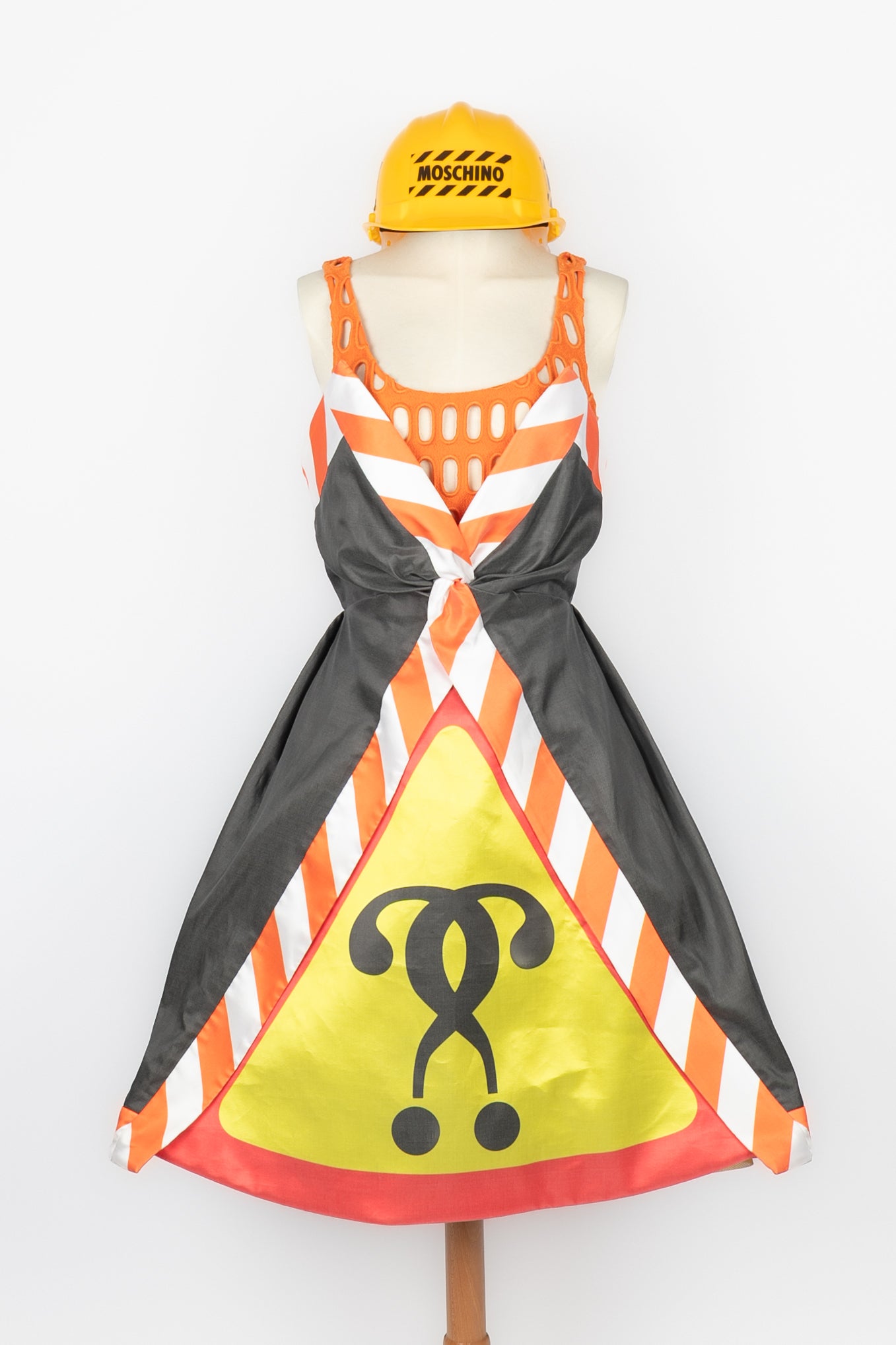 Moschino dress Couture Summer 2016 Les Merveilles De Babellou Moschino dress Couture Summer 2016 Les Merveilles De Babellou