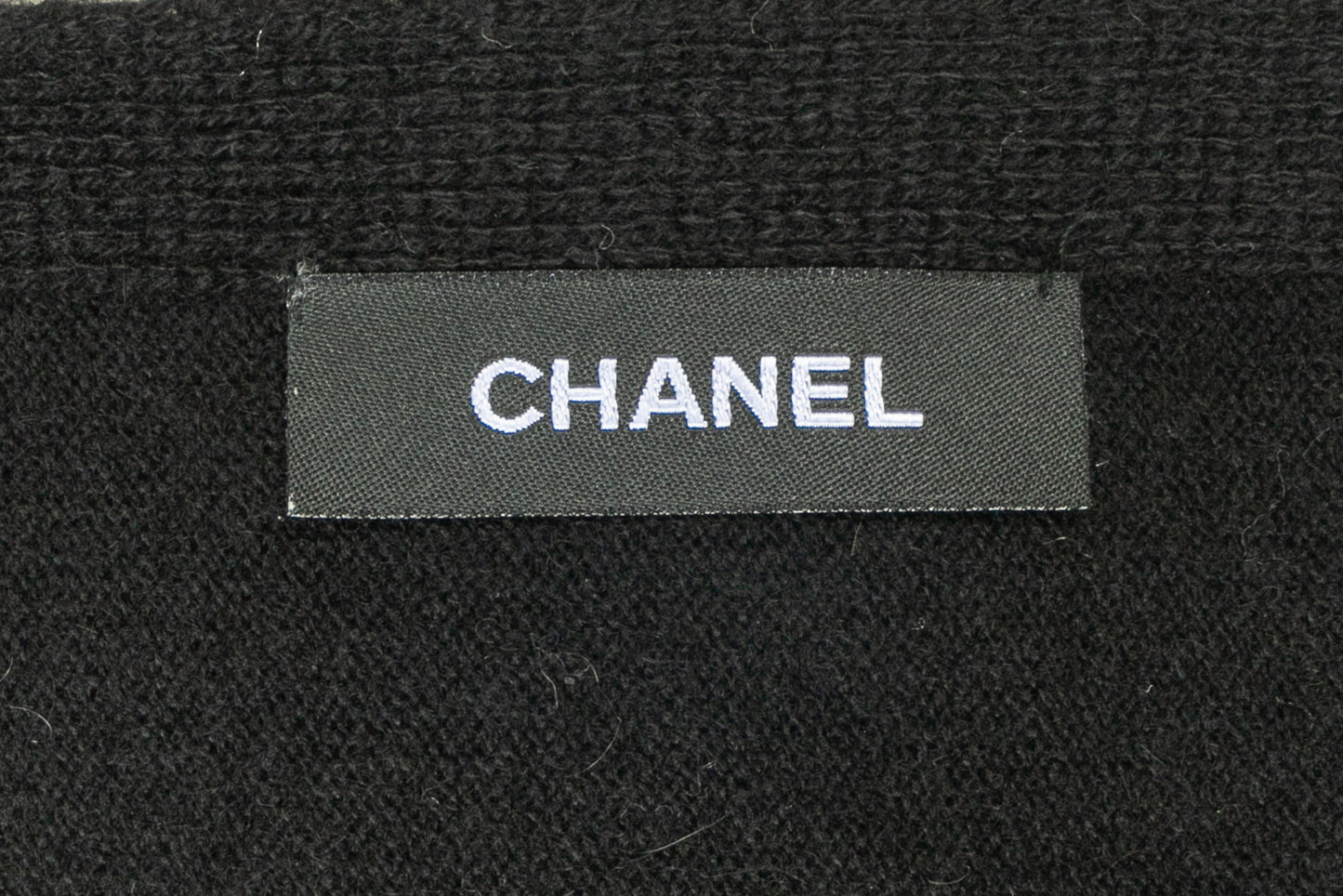 Écharpe noire Chanel
