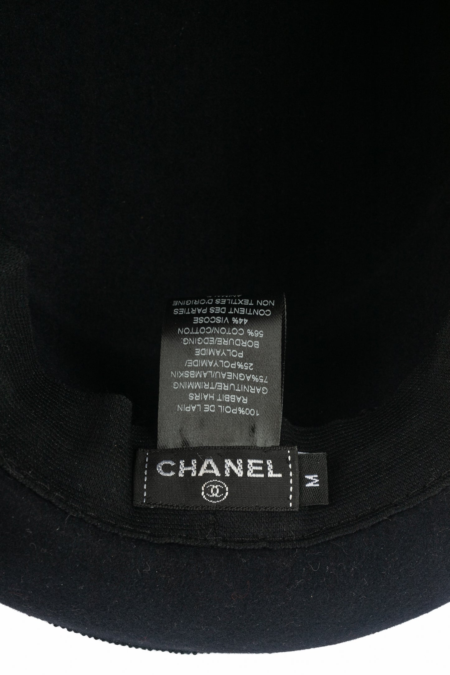 Chapeau noir Chanel