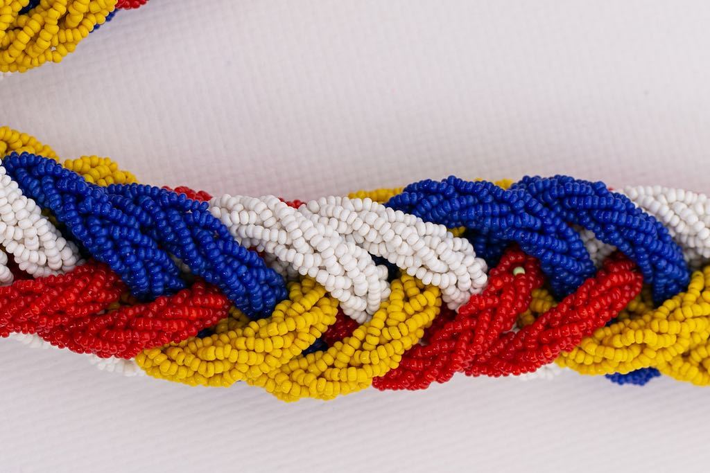 Collier de perles colorées vintage