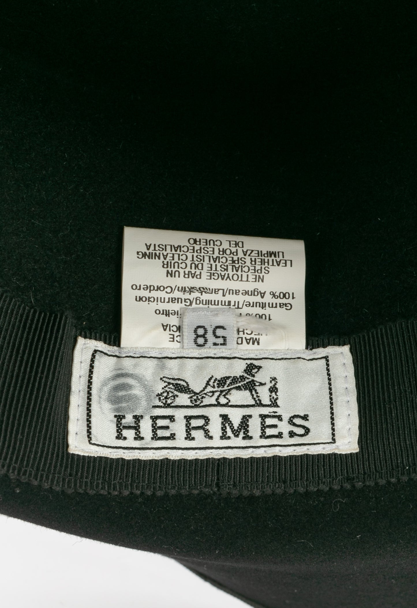 Chapeau noir Hermès