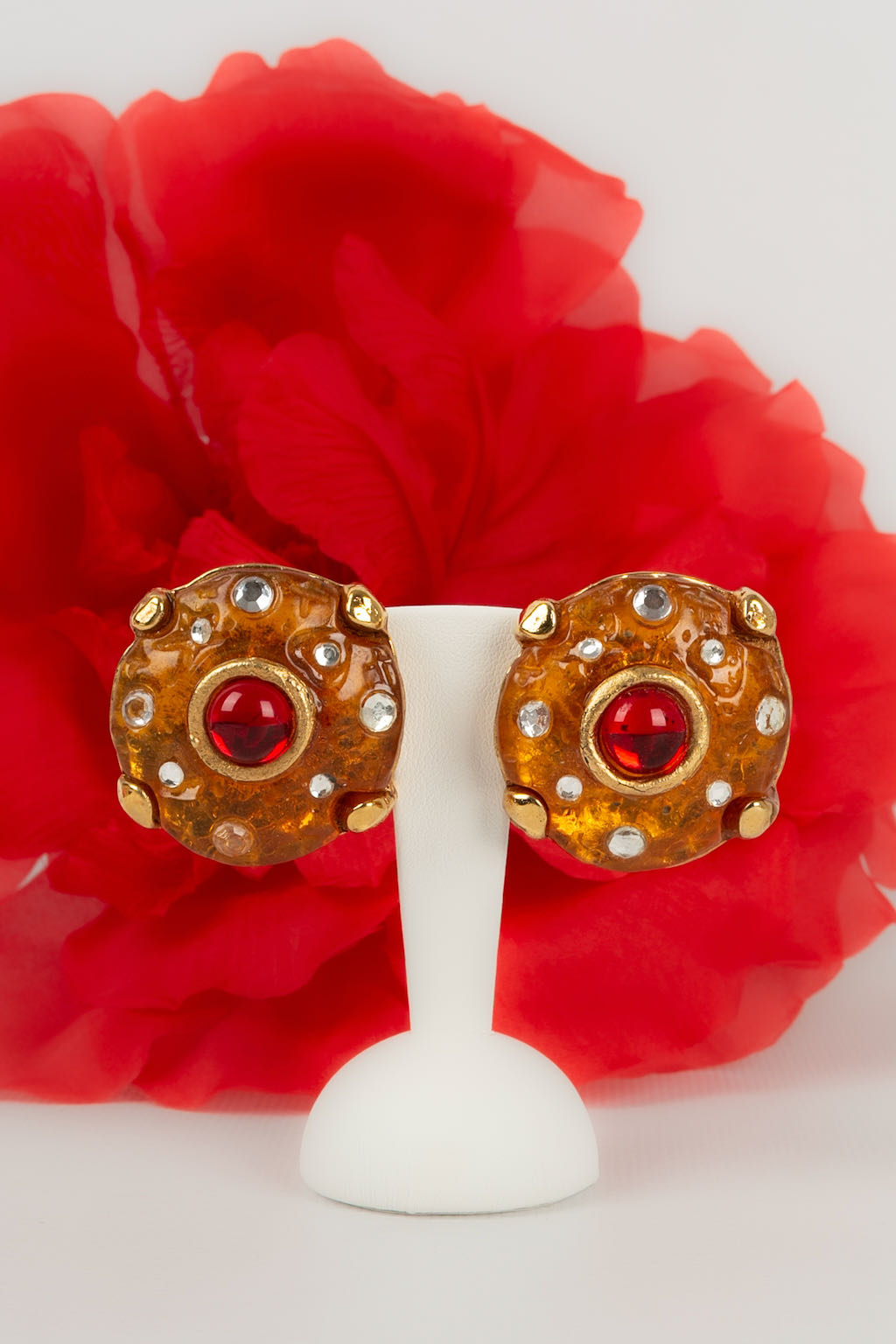 Boucles d'oreilles fantaisie vintage rétro en parfait état Boucles d'oreilles fantaisie vintage rétro en parfait état