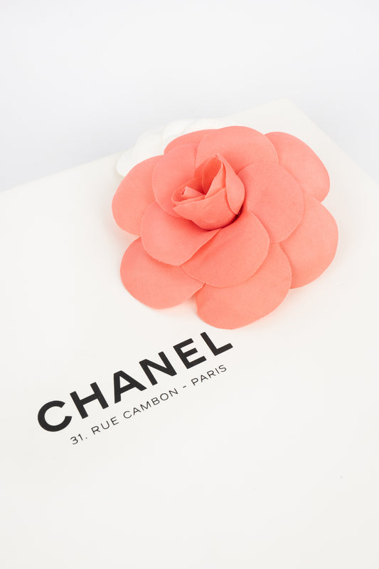 Broche camélia Chanel 