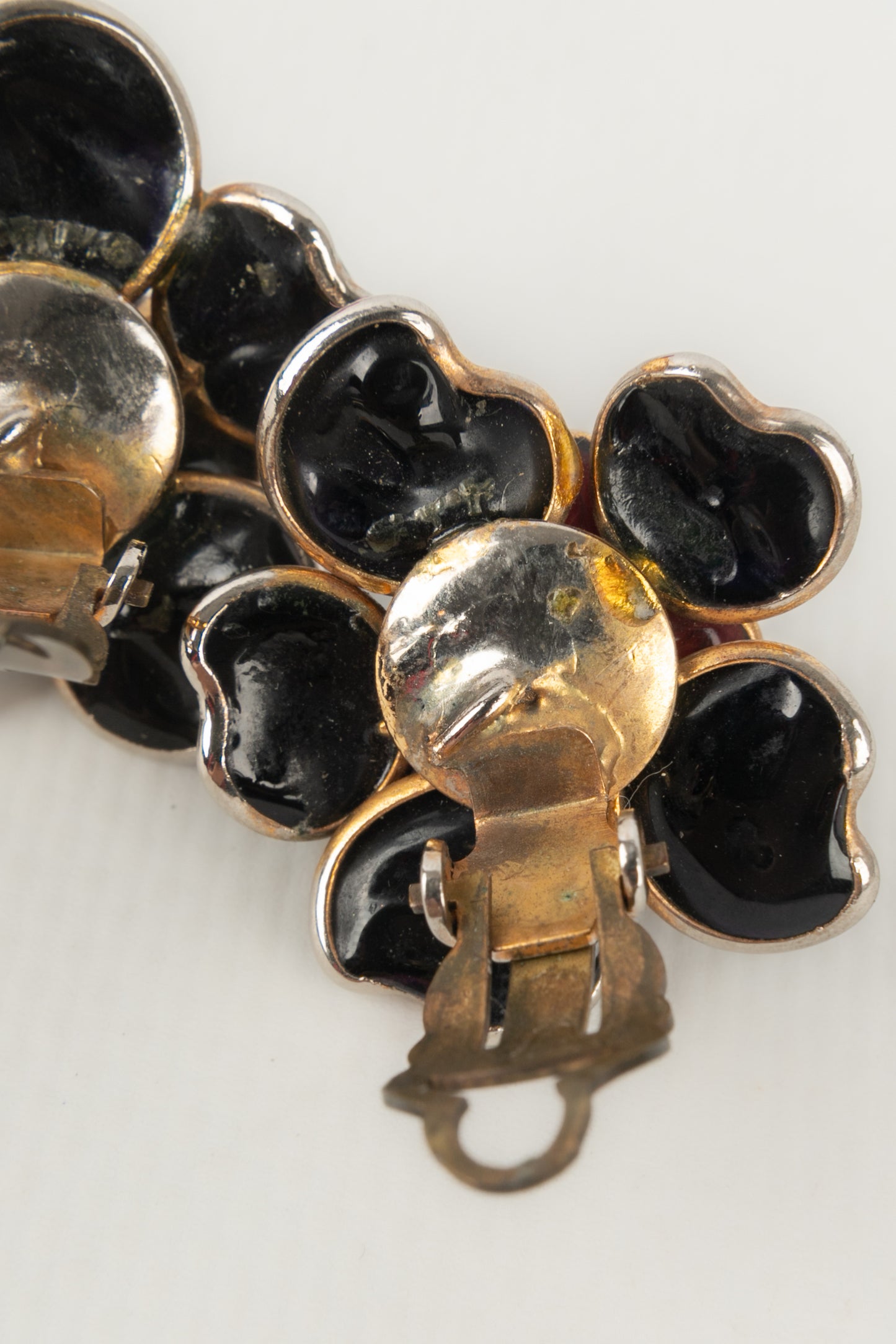 Boucles d'oreilles camélia Gripoix