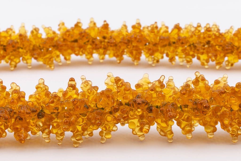 Collier en pâte de verre orange 1930s