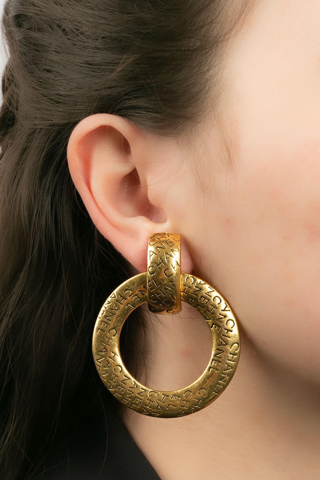 Boucles d'oreilles créoles Chanel