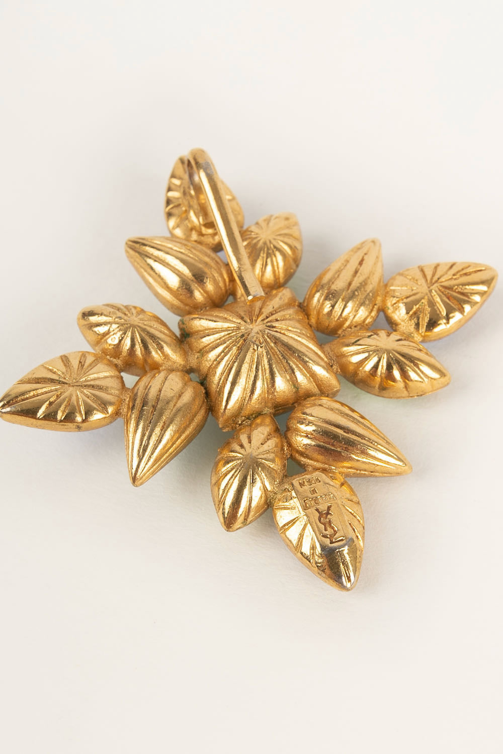 Pendentif Yves Saint Laurent