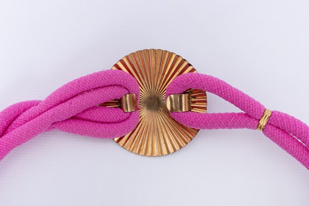 Ceinture rose Yves Saint Laurent (Attribuée à)