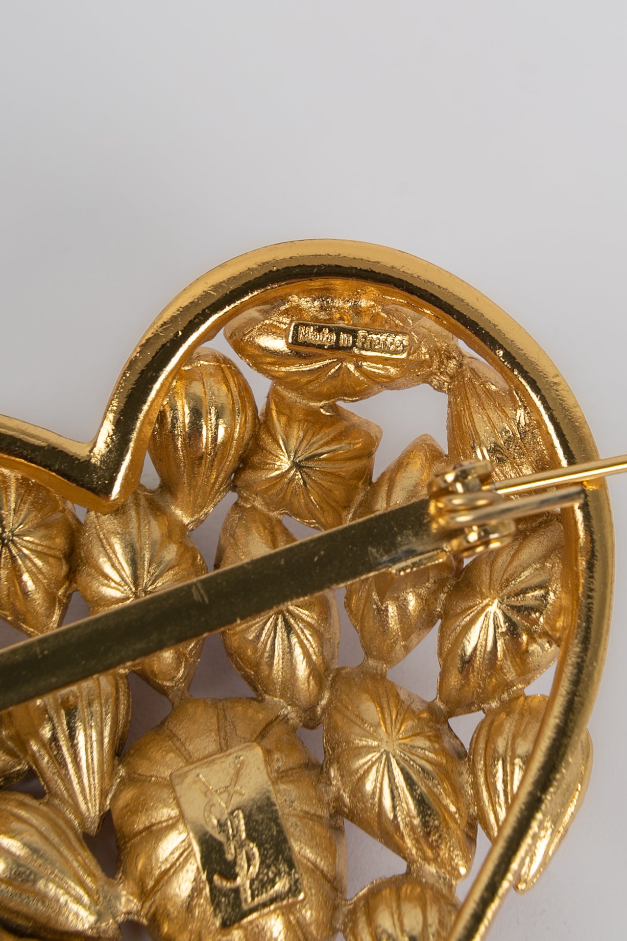 Broche "Coeur" Yves Saint Laurent