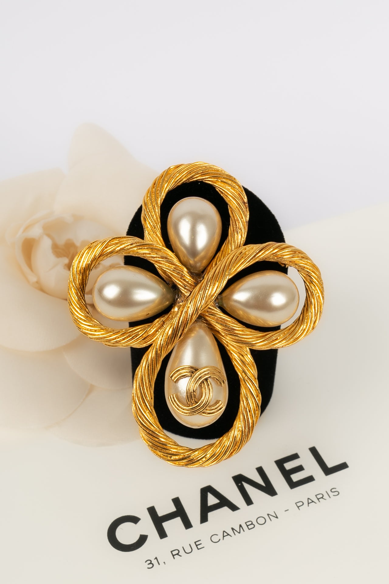 Chanel brooch Fall 1994