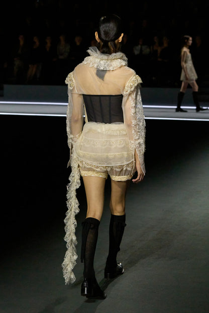 00014-christian-dior-fall-2025-ready-to-wear-details-credit-gorunway.webp