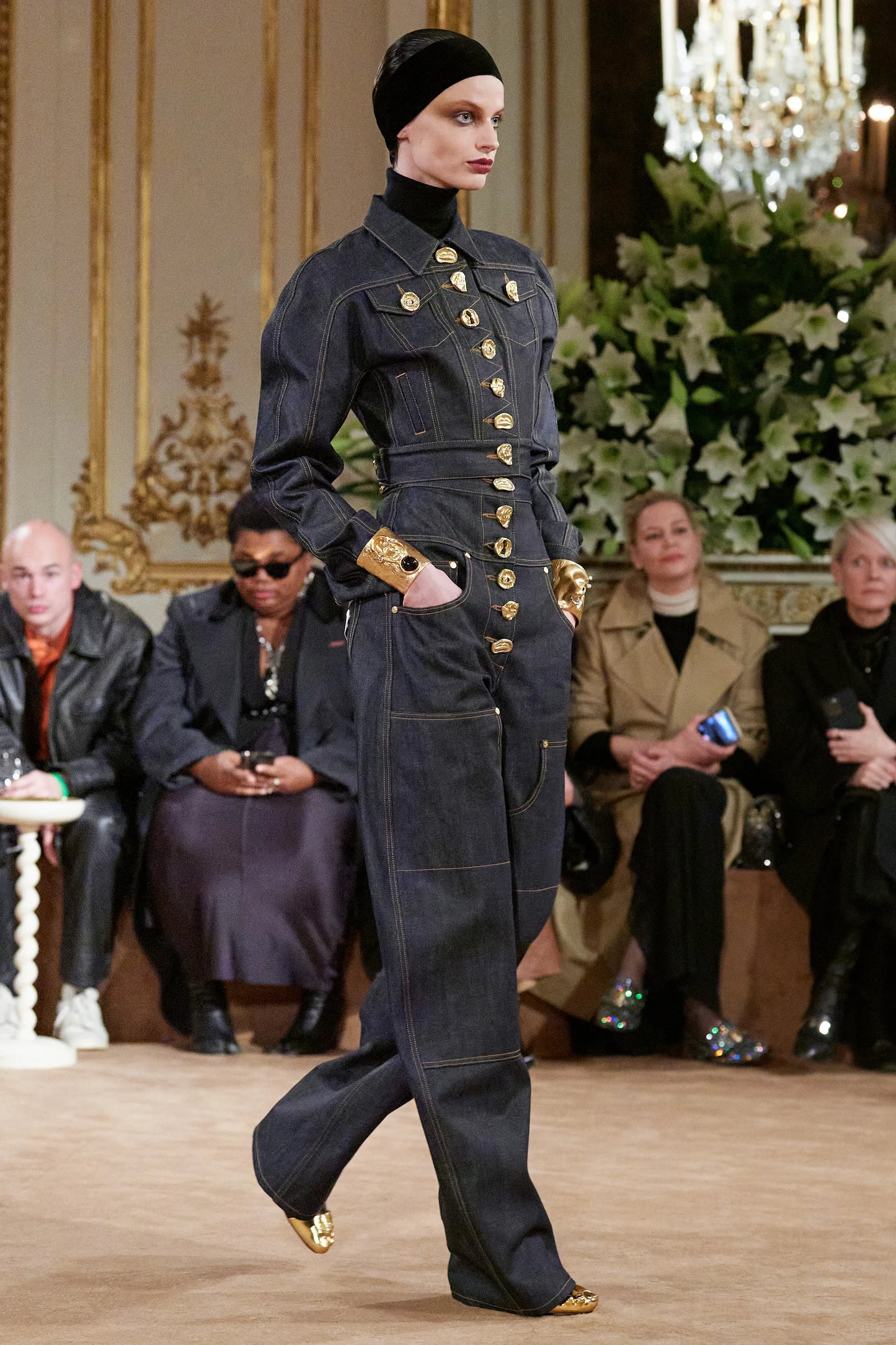 00017-schiaparelli-fall-2023-ready-to-wear-credit-gorunway.webp
