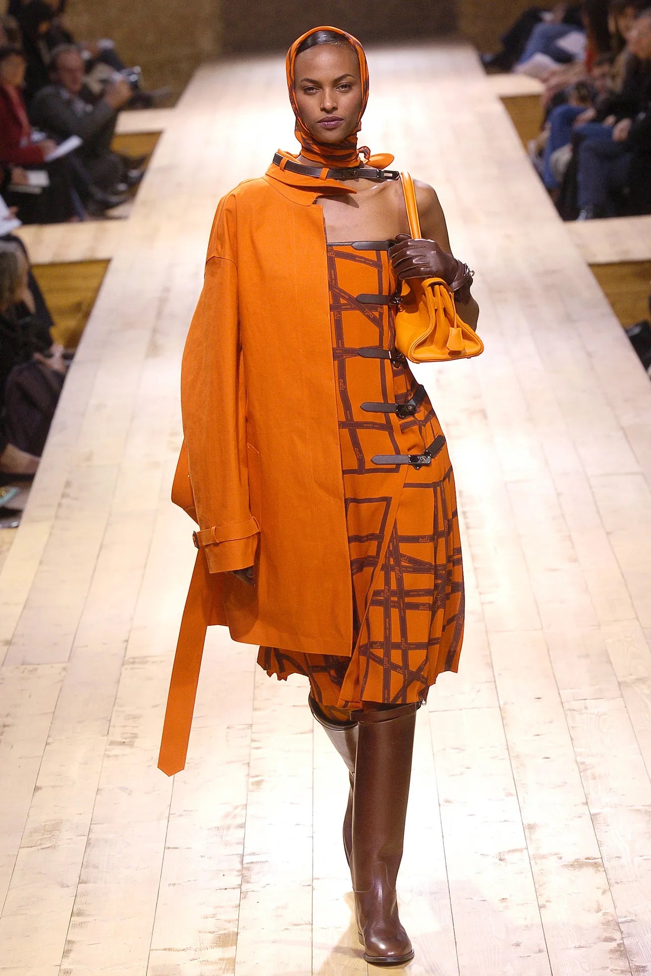 00250h-hermes-fall-2004-ready-to-wear-yasmin-warsame.webp