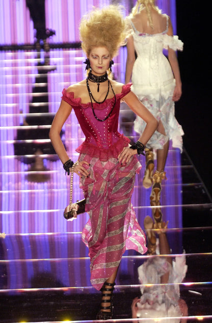 00250h-john-galliano-spring-2004-ready-to-wear-.webp