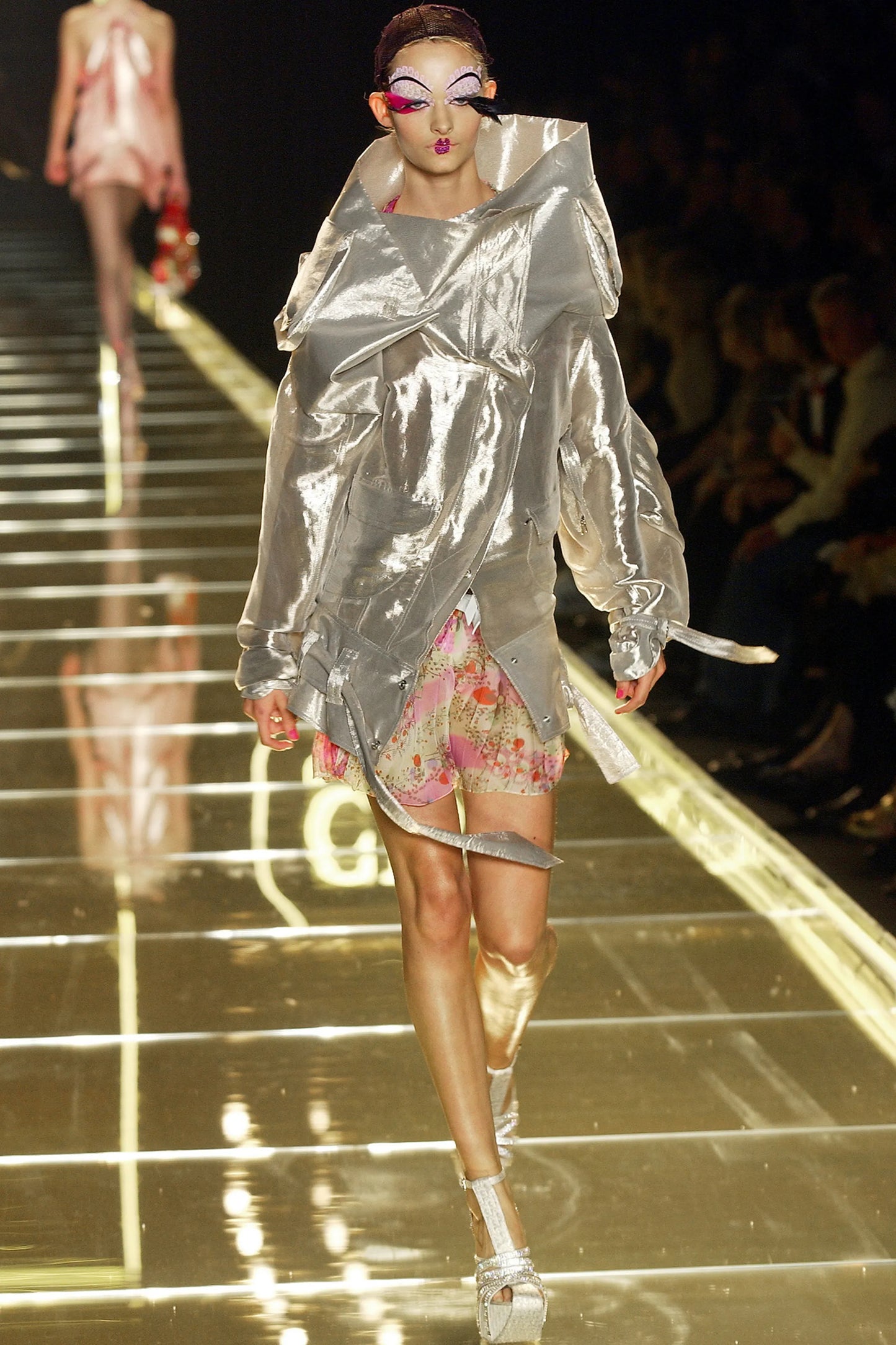 00460h-christian-dior-spring-2003-ready-to-wear-nadine-strittmatter.webp