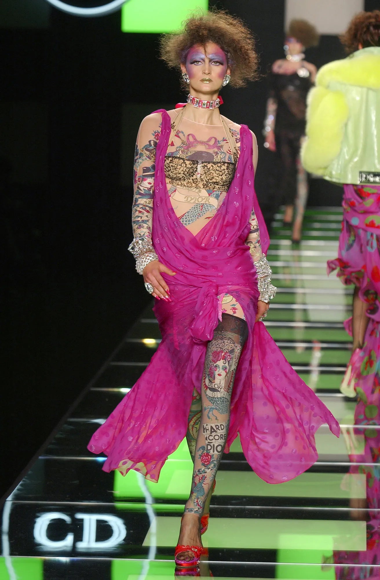 00470h-christian-dior-spring-2004-ready-to-wear-kasia-pysiak.webp