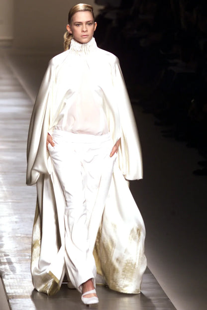 009-givenchy-spring-2002-couture-an-oost-1.webp