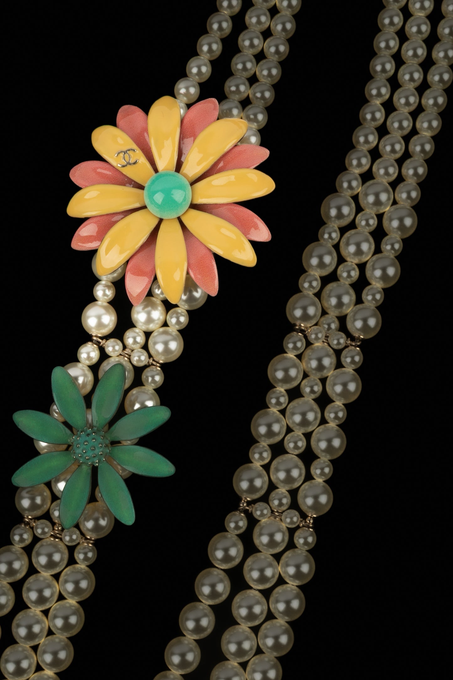 Collier fleurs Chanel 2017