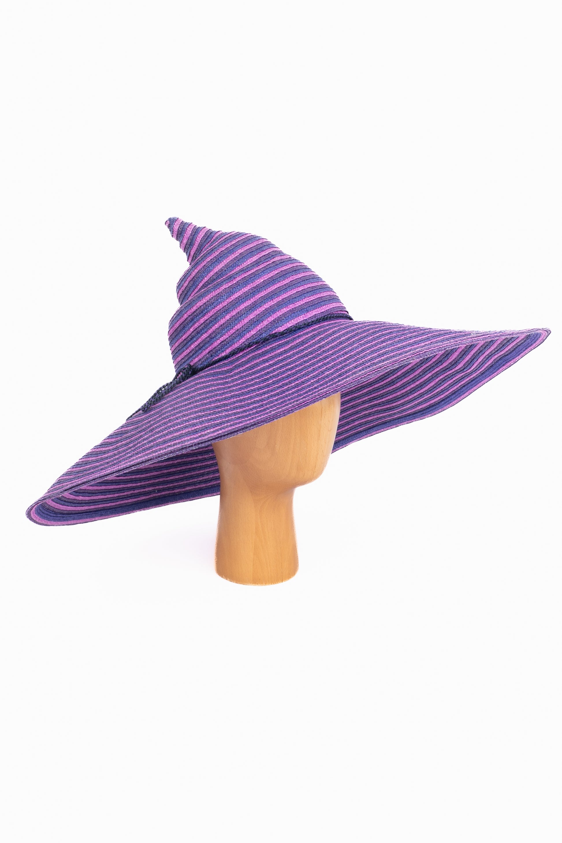 Chapeau de paille Yves Saint Laurent Défilé