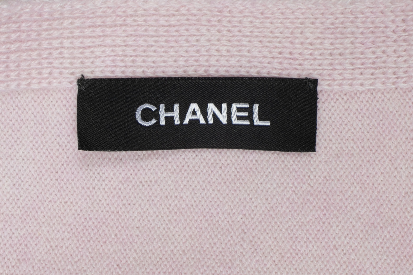 Ensemble d'hiver en cachemire rose Chanel 2025