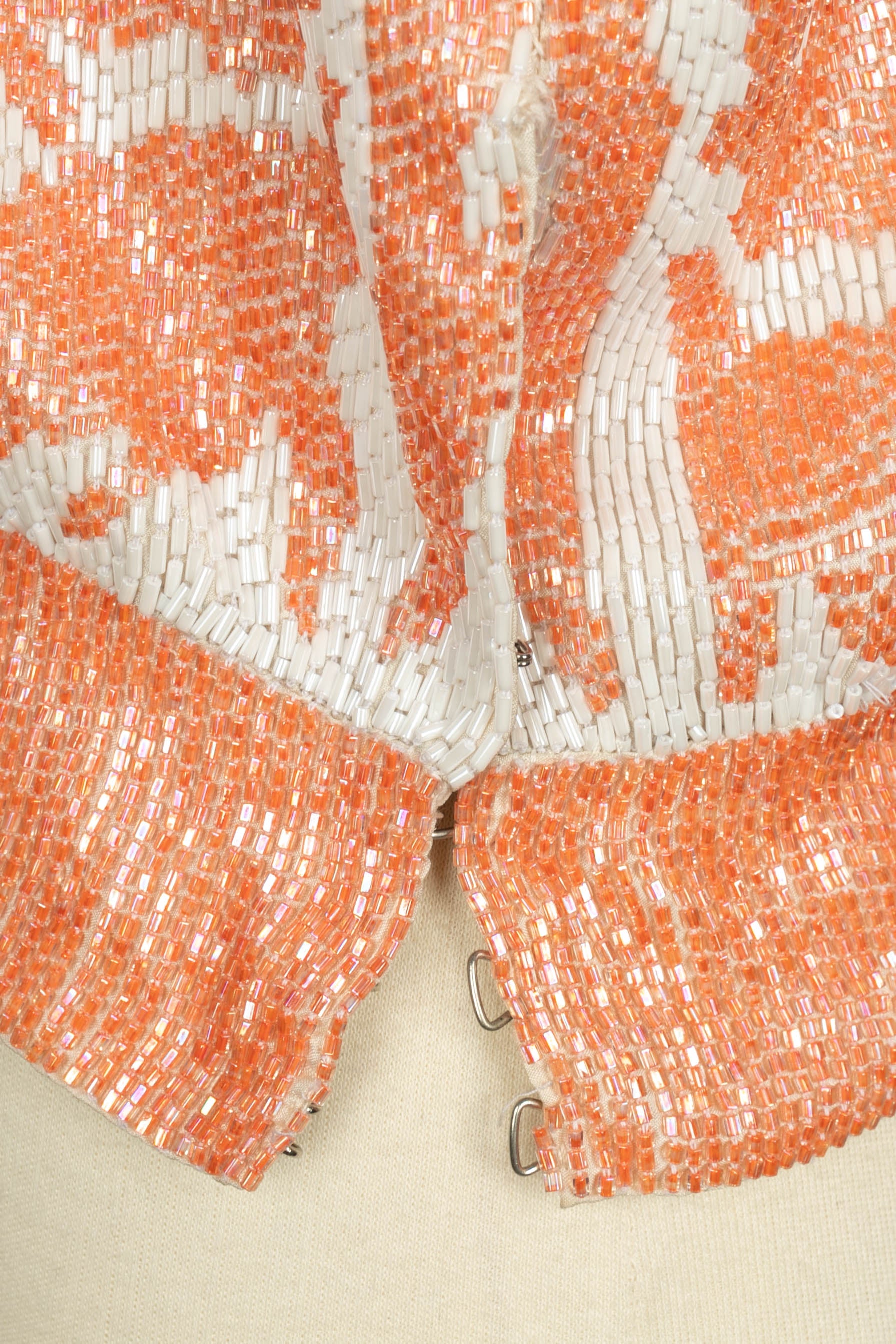 Haut perlé blanc et corail Louis Féraud Haute Couture 