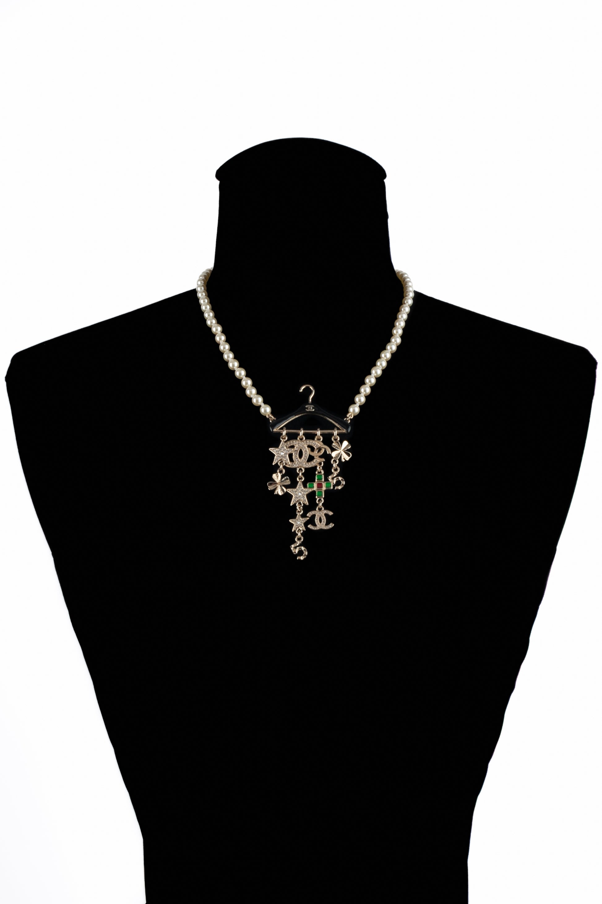 Collier cintre Chanel 2023