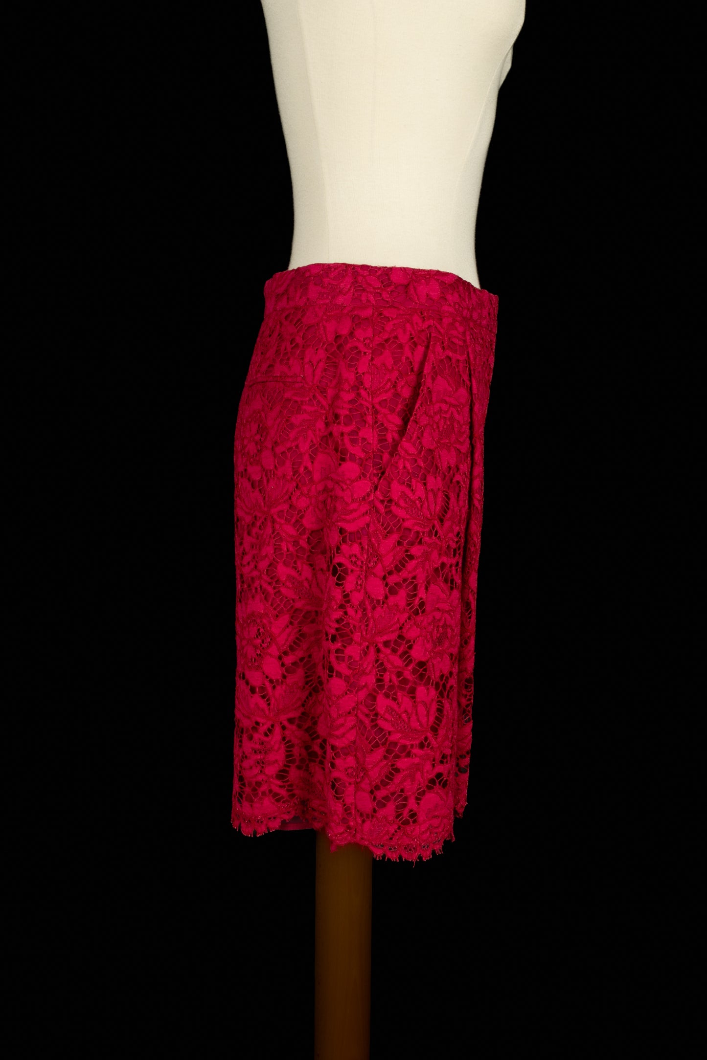 Short en dentelle rouge Valentino 