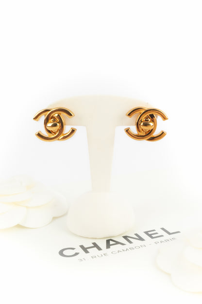Boucles d'oreilles tourniquet Chanel 1996
