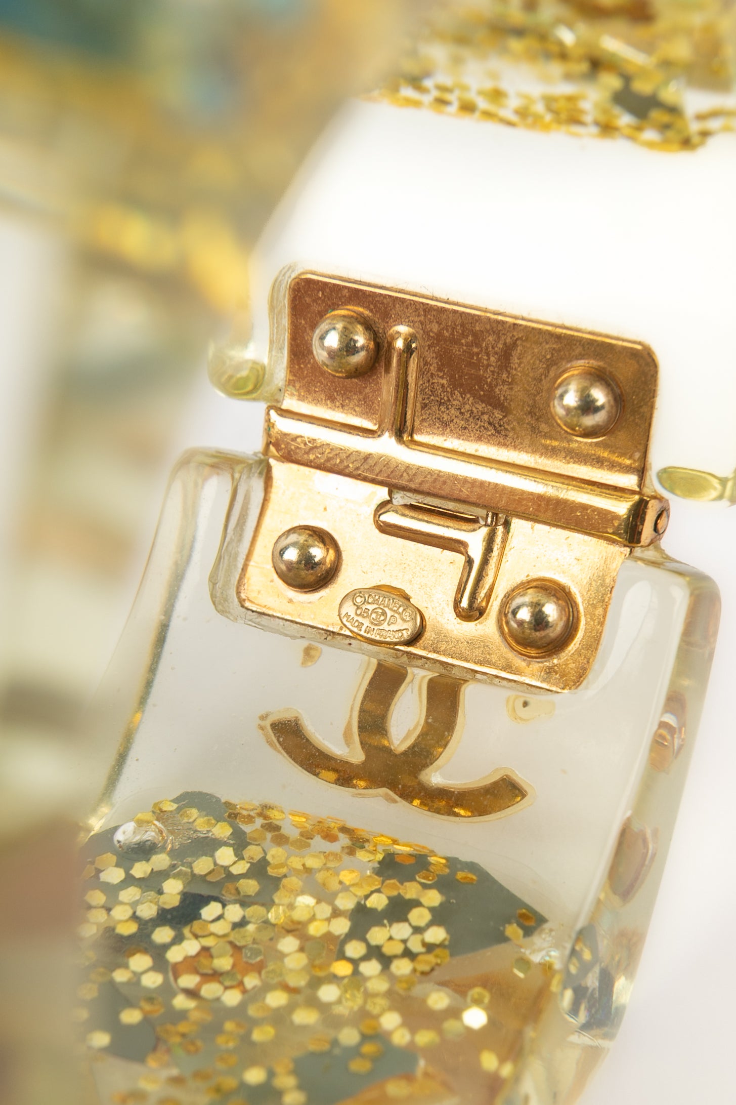 Bracelet en lucite Chanel Printemps 2003