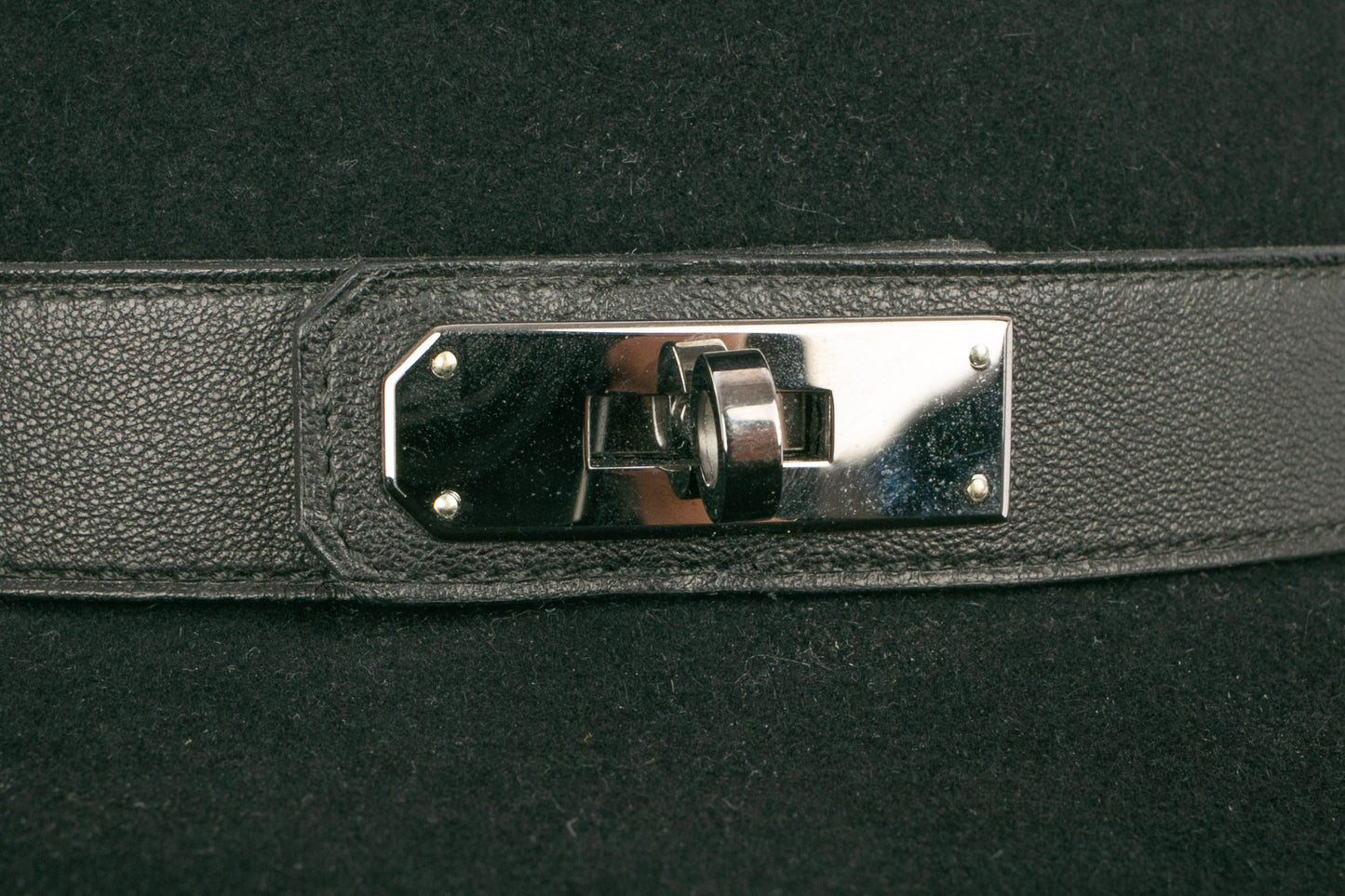 Chapeau noir Hermès