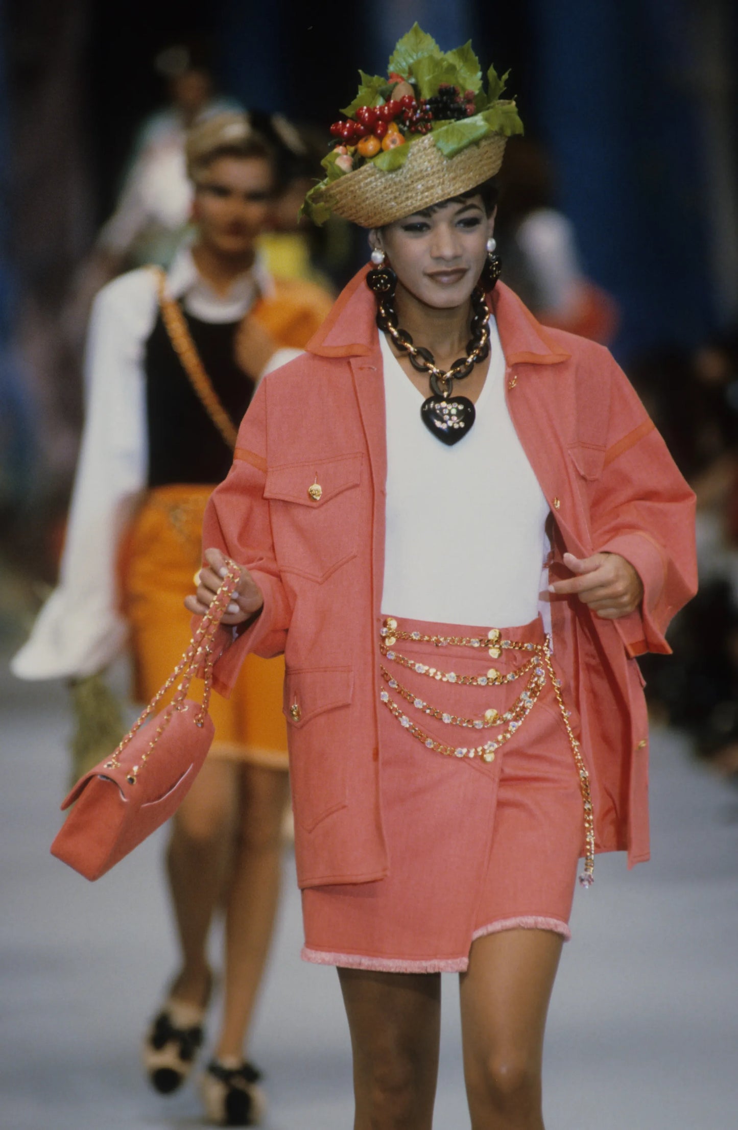 073-chanel-spring-1992-ready-to-wear-Img011917.webp
