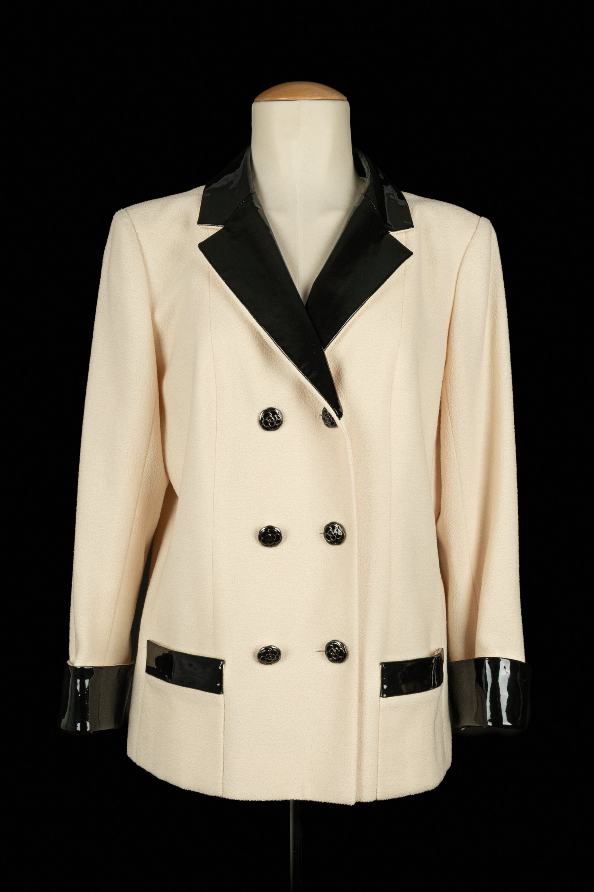 Veste beige Chanel hiver 2015