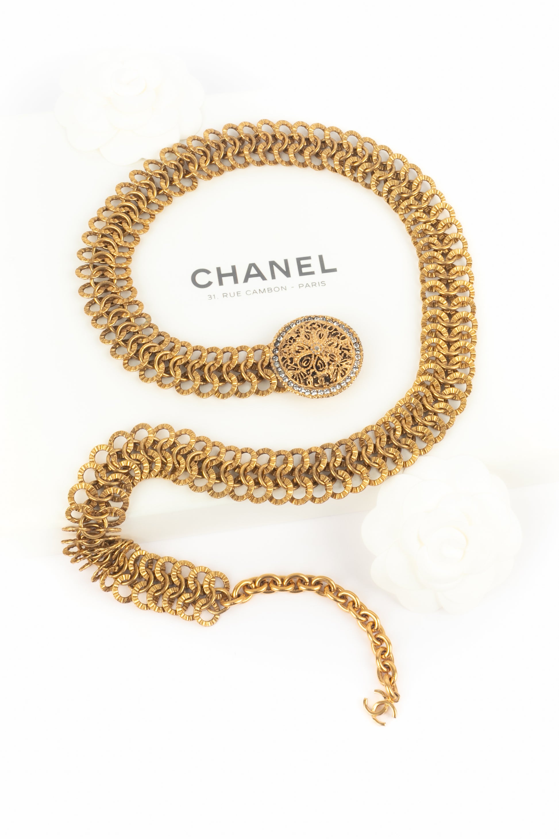 Ceinture dorée Chanel