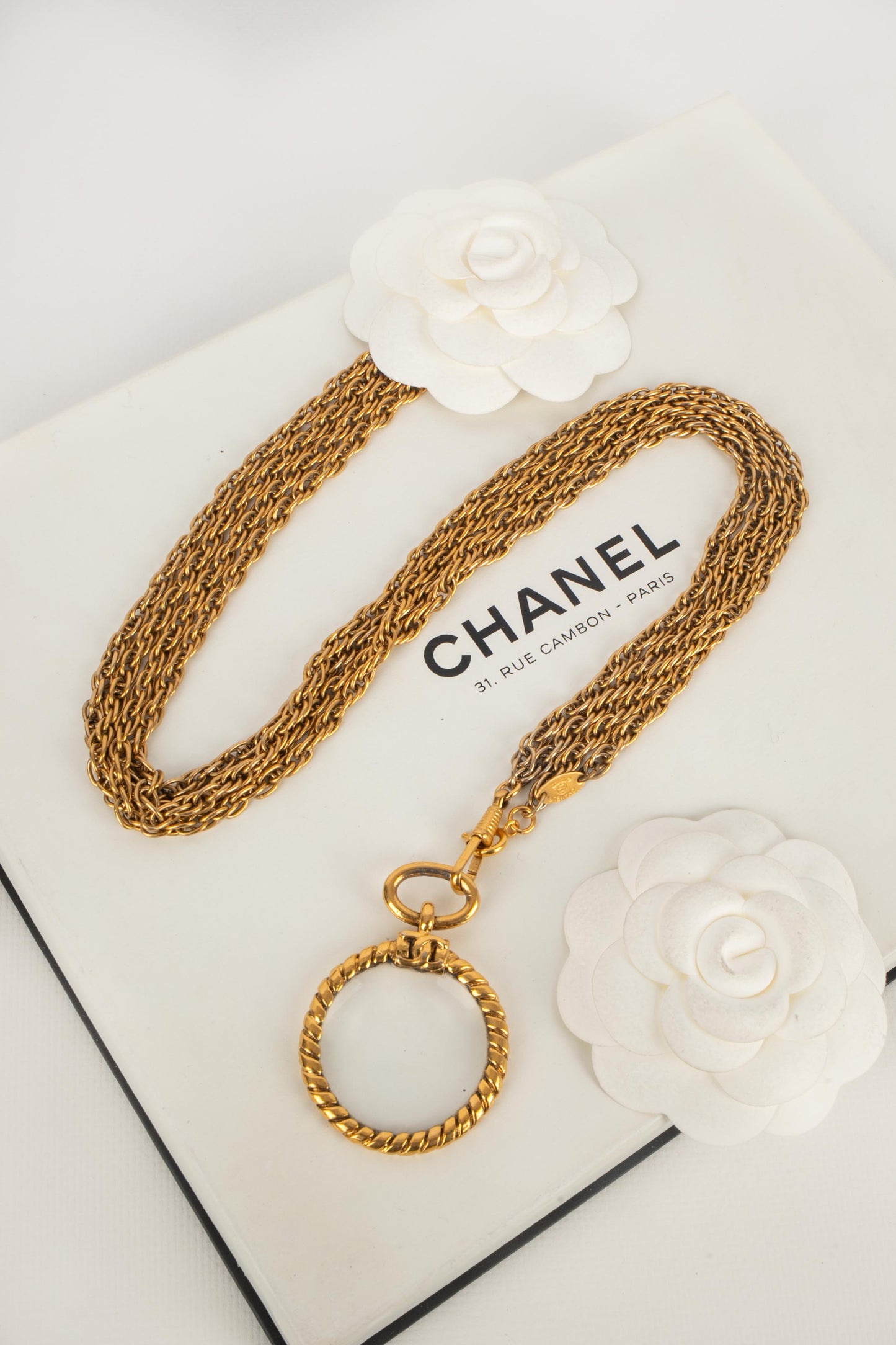 Collier loupe Chanel