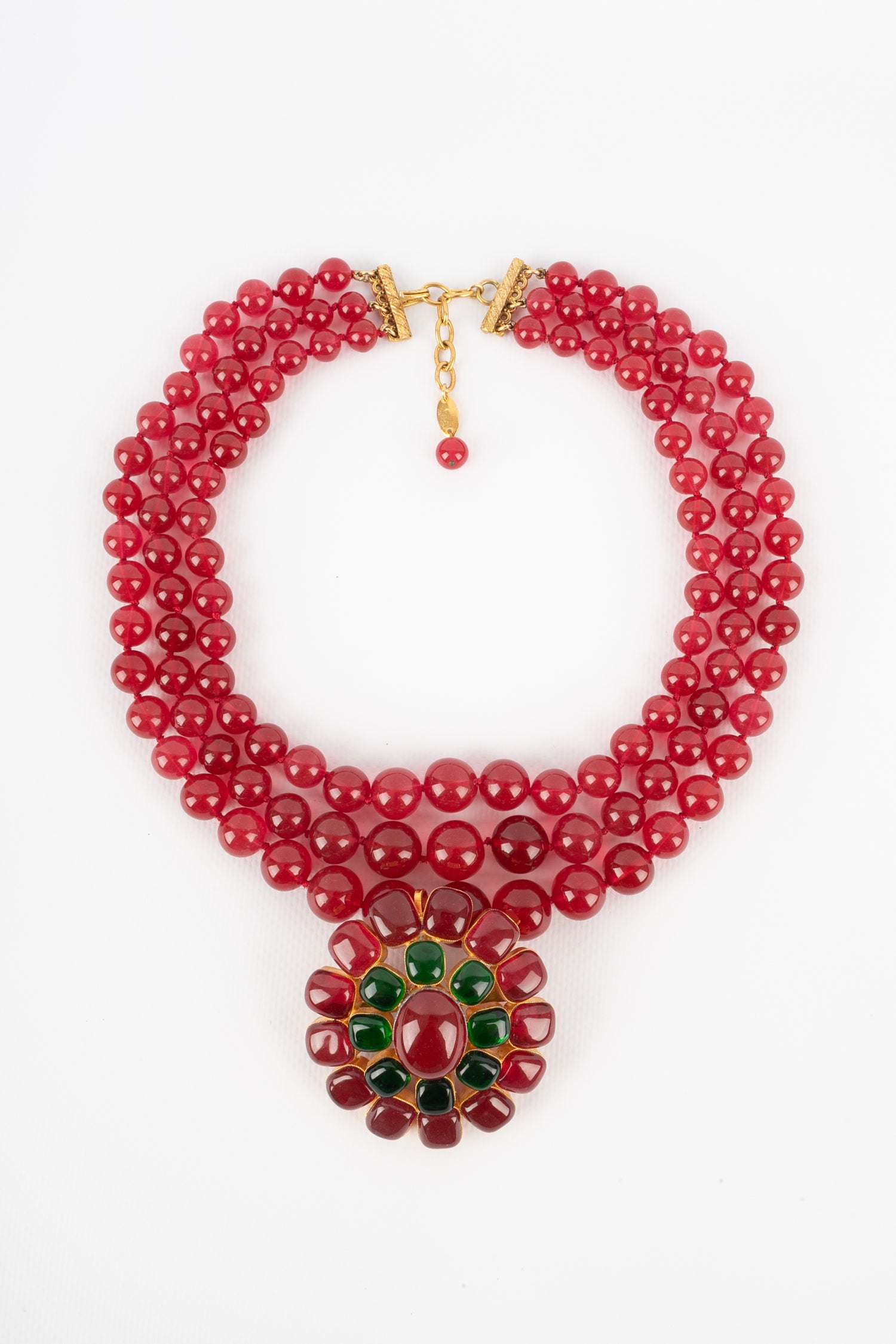 Collier en pâte de verre Chanel