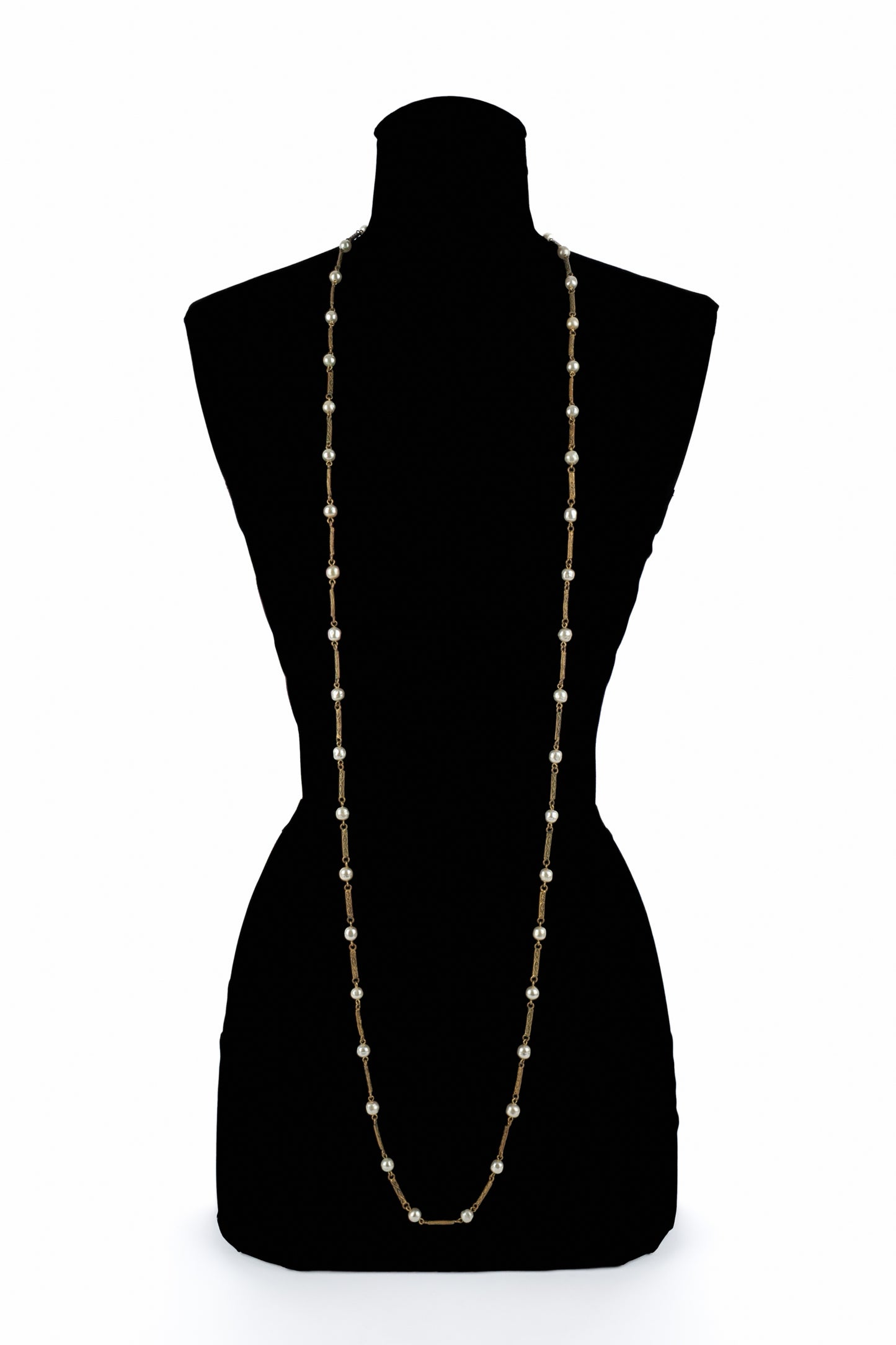 Collier sautoir Chanel époque Coco