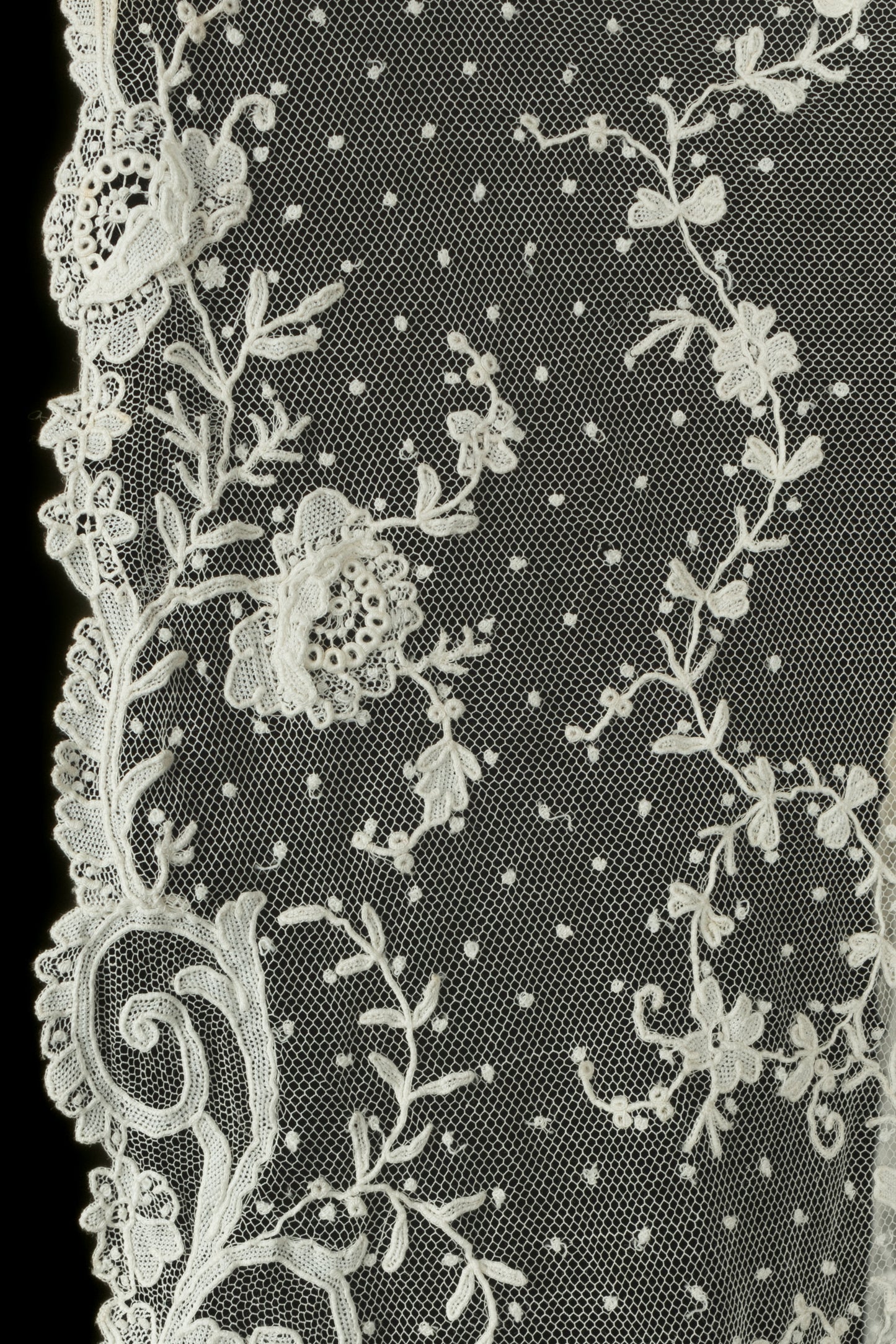 Voile de mariée brodé en dentelle