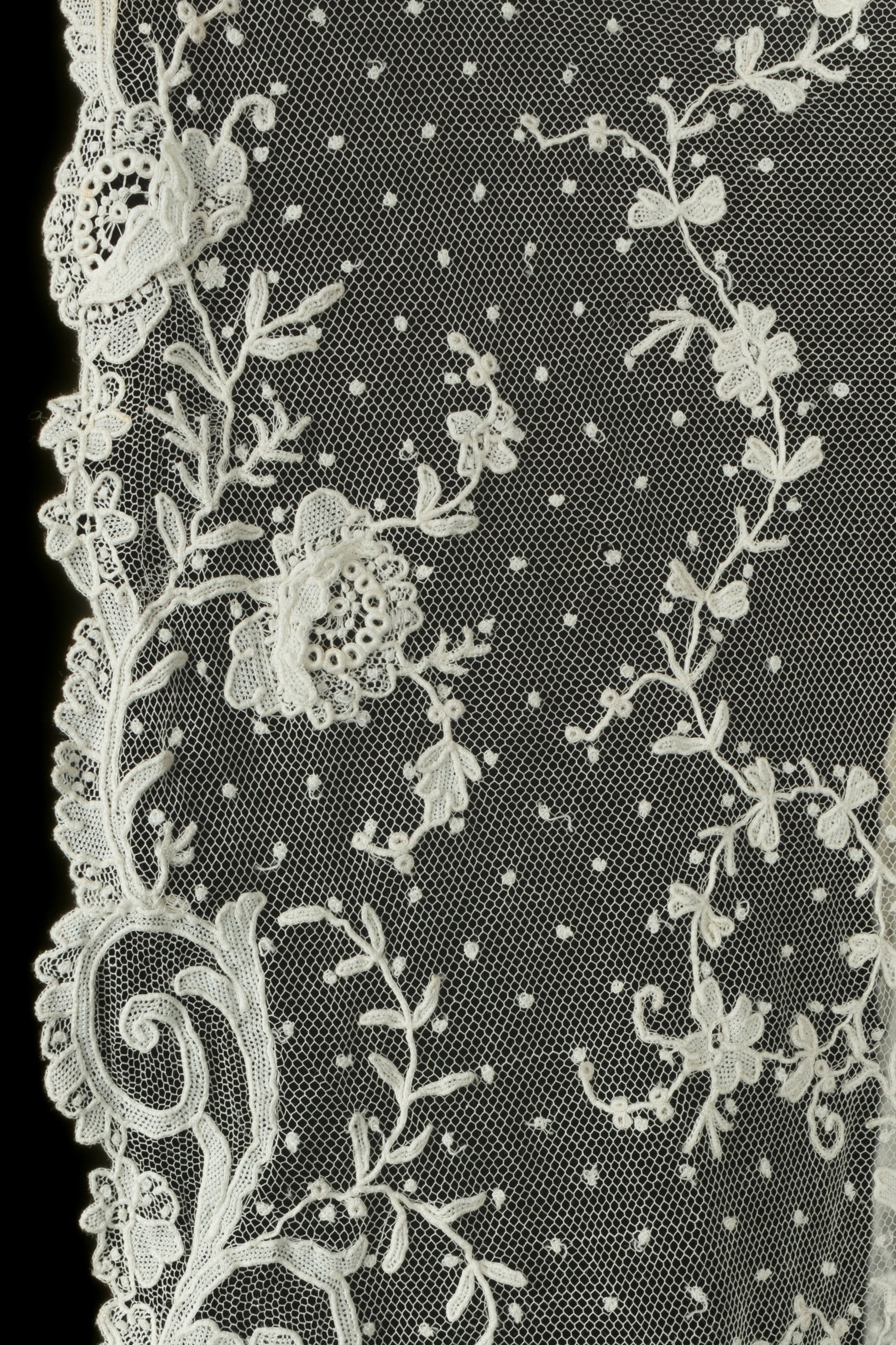 Voile de mariée brodé en dentelle