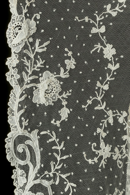 Voile de mariée brodé en dentelle