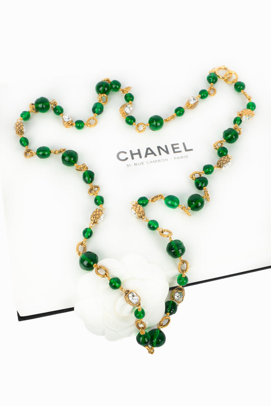 Collier de perles vertes Chanel
