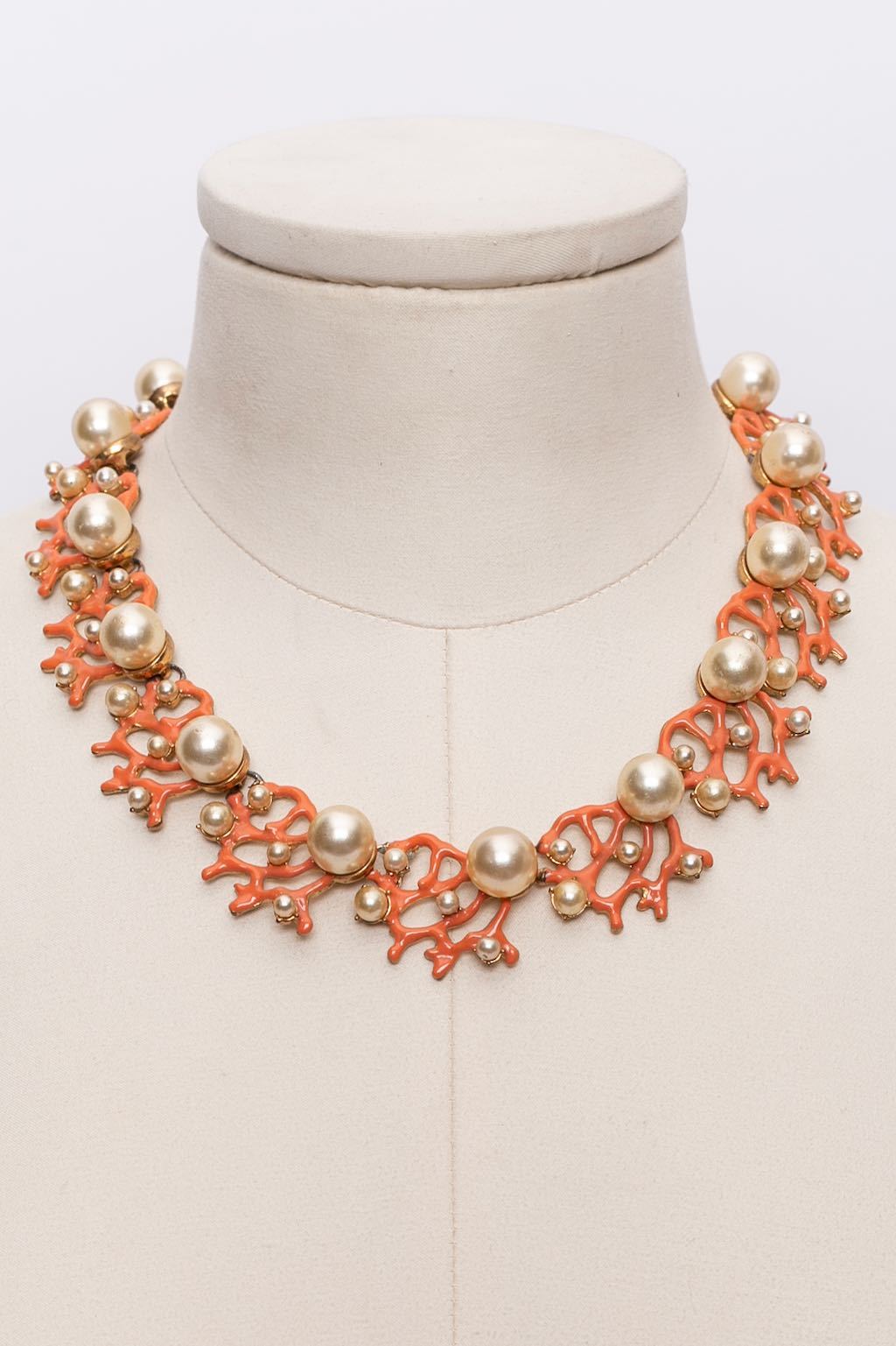 Collier corail en métal émaillé